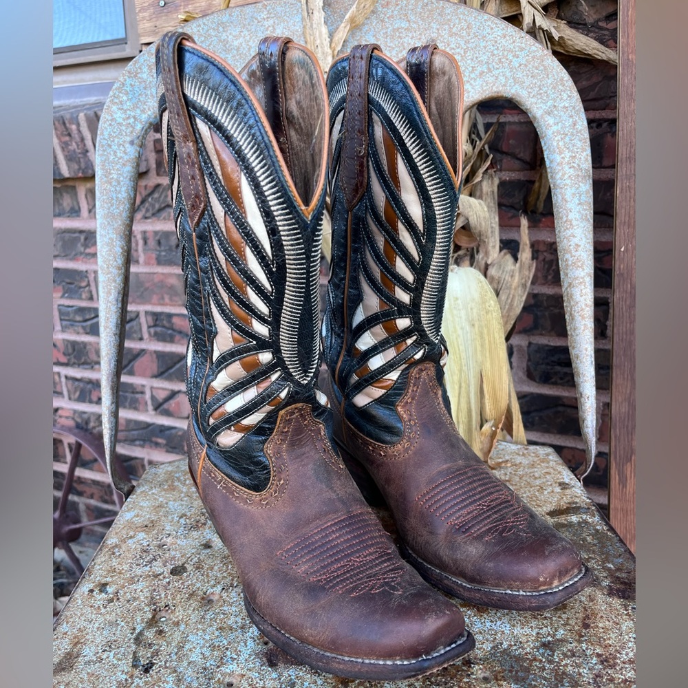 Ariat Gentry Narrow Square Toe Western Boot. Women Size 8.5.